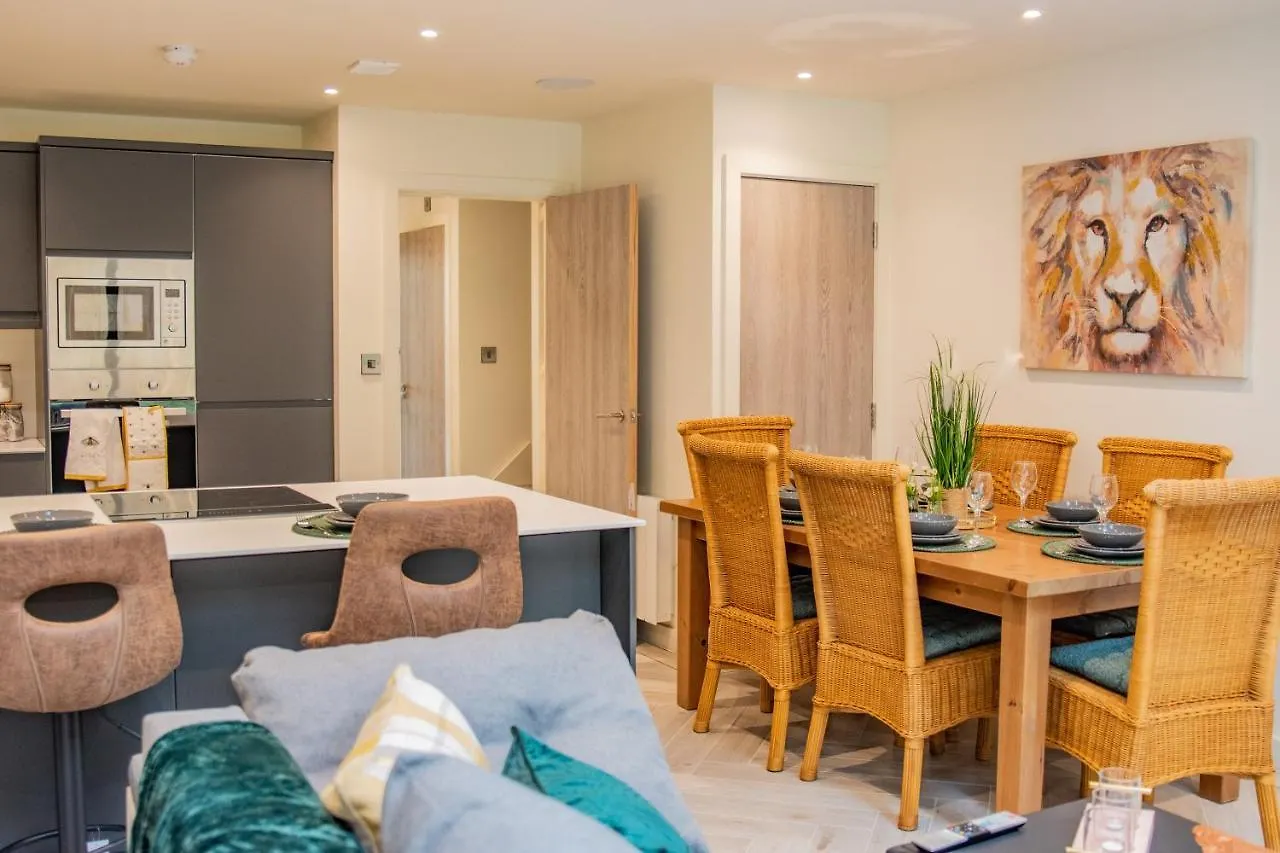 Bv Comfy Spacious 3 Bedroom Townhouse At One Cliff Oak Leeds Perfect For Contractors 0*, Leeds (West Yorkshire) United Kingdom
