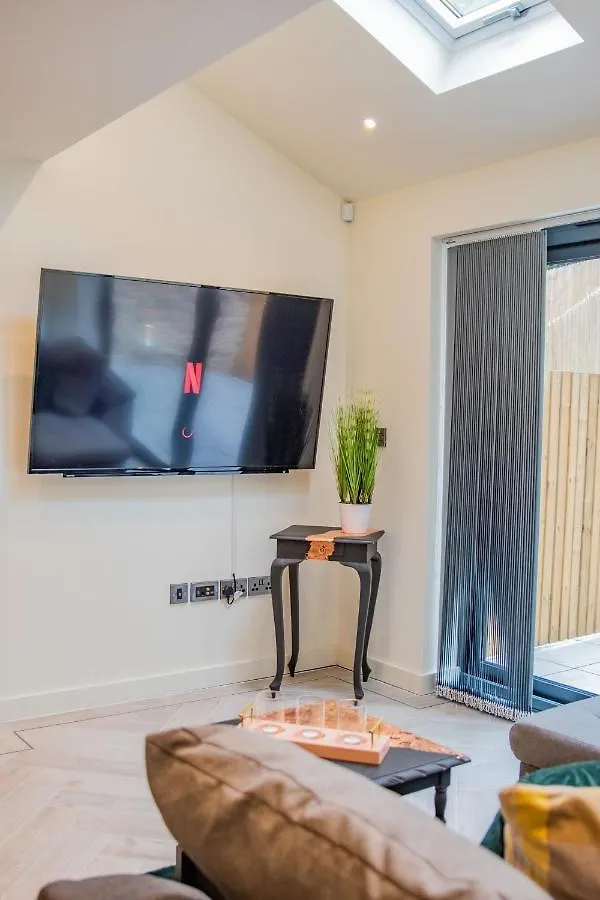 Bv Comfy Spacious 3 Bedroom Townhouse At One Cliff Oak Leeds Perfect For Contractors Apartment Leeds (West Yorkshire)
