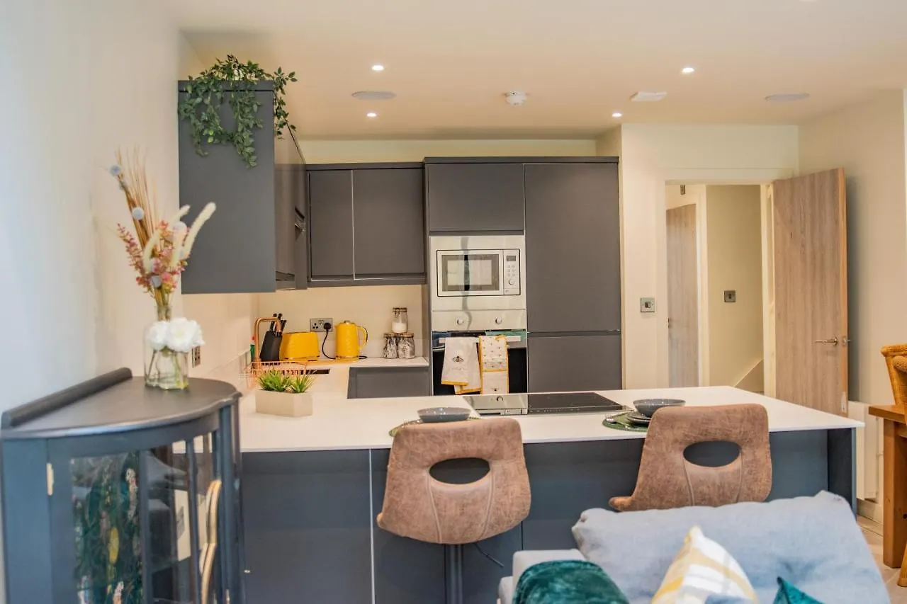 Bv Comfy Spacious 3 Bedroom Townhouse At One Cliff Oak Leeds Perfect For Contractors Leeds (West Yorkshire)