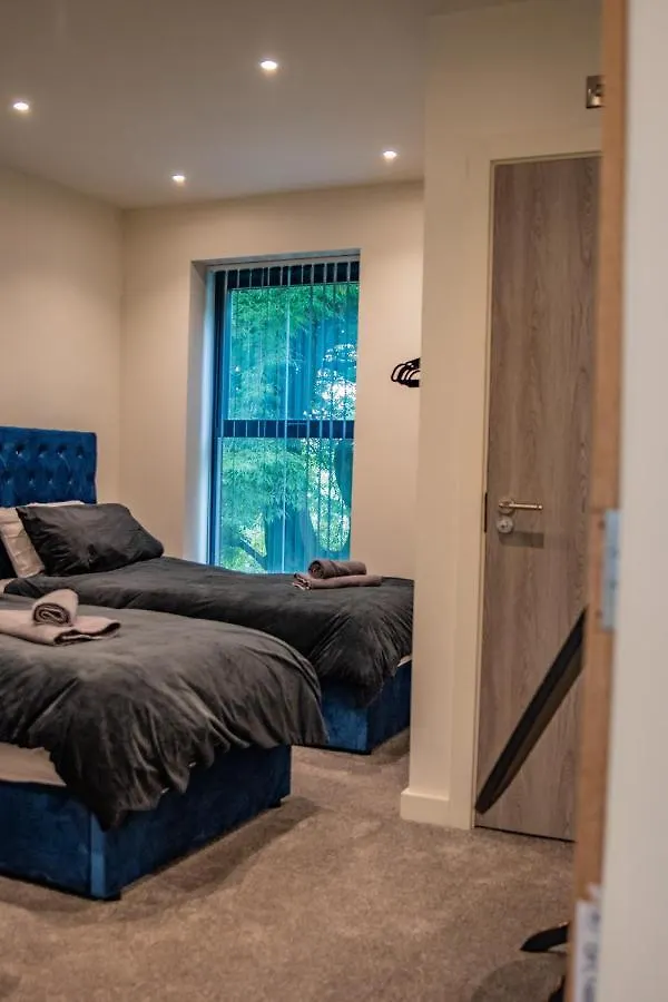 Bv Comfy Spacious 3 Bedroom Townhouse At One Cliff Oak Leeds Perfect For Contractors 0*, Leeds (West Yorkshire)