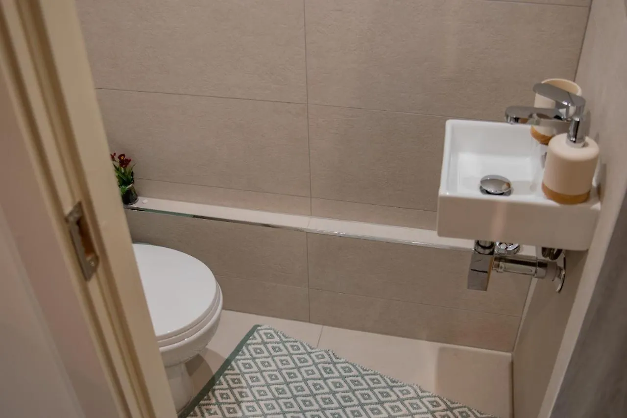 Apartment Bv Comfy Spacious 3 Bedroom Townhouse At One Cliff Oak Leeds Perfect For Contractors