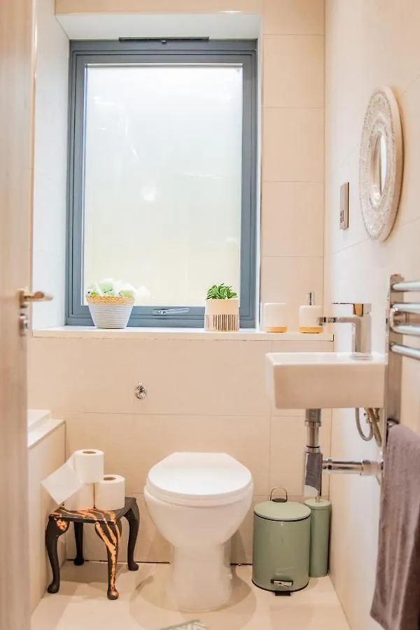 Bv Comfy Spacious 3 Bedroom Townhouse At One Cliff Oak Leeds Perfect For Contractors 0*, Leeds (West Yorkshire) United Kingdom